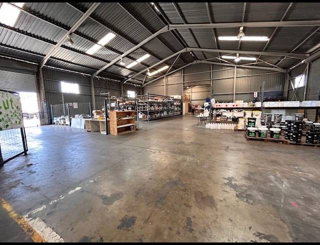 INDUSTRIAL PROPERTY TO RENT IN DEAL PARTY